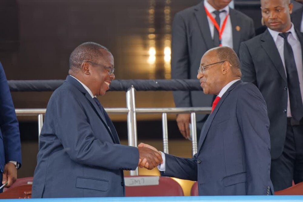 Rais mwinyi Aapishwa Rasmi Ili Kuanza Awamu ya Pili ya Uongozi wake