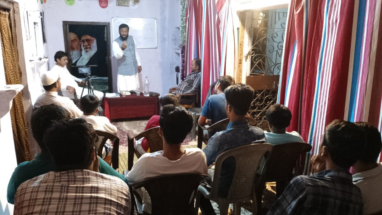 अपने घर वालो को आधुनिक उलूम दीनी से परिचित कराऐंः मौलाना शम्अ मुहम्मद रिज़वी