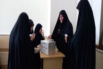 برگزاری انتخابات نخستین شورای طلاب مدرسه علمیه تخصصی الزهرا(س) اردبیل+ عکس