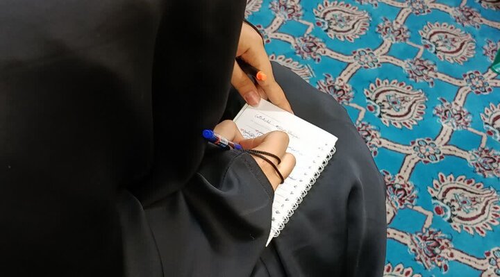 تصاویر/درس اخلاق مدرسه علمیه حضرت زینب(س) کرمان