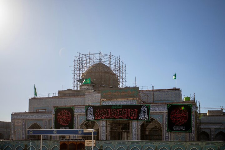 الحرم الحسیني یتشح بالسواد إحياء لذكرى استشهاد السيدة فاطمة الزهراء (ع)