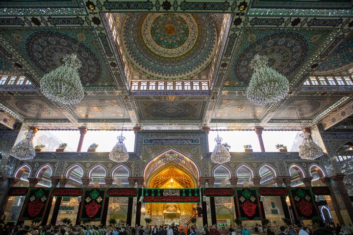 الحرم الحسیني یتشح بالسواد إحياء لذكرى استشهاد السيدة فاطمة الزهراء (ع)