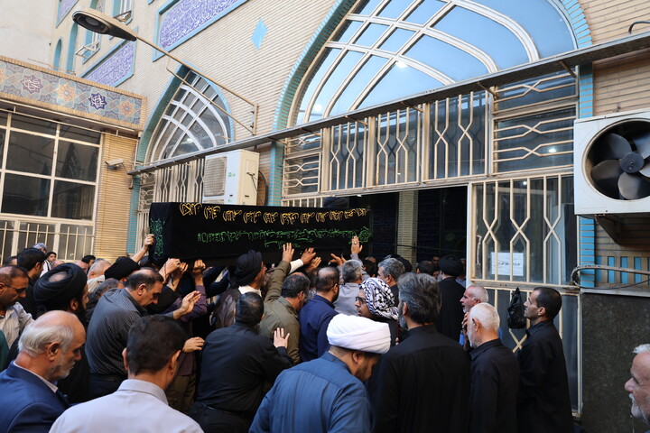 آیین تشییع و تدفین مؤسس مدرسه علمیه امام جعفرصادق(ع) در اهواز