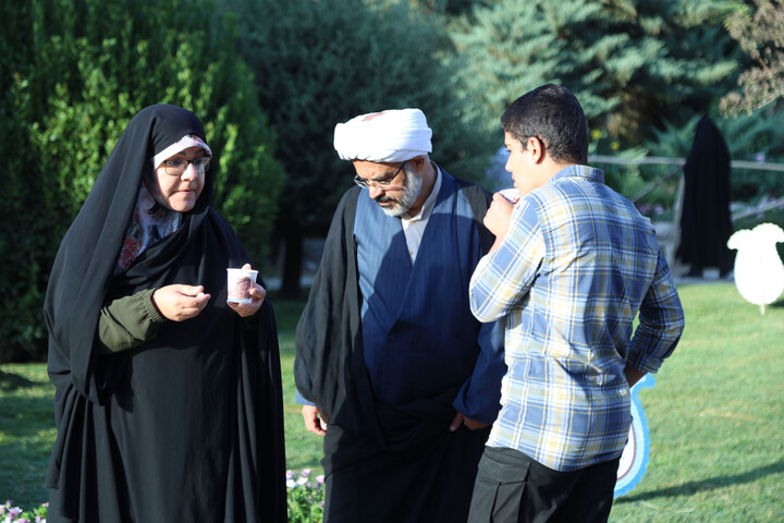 تصاویر|همایش پیاده روی رهروان ولایت ۴ در باغ گلهای اصفهان