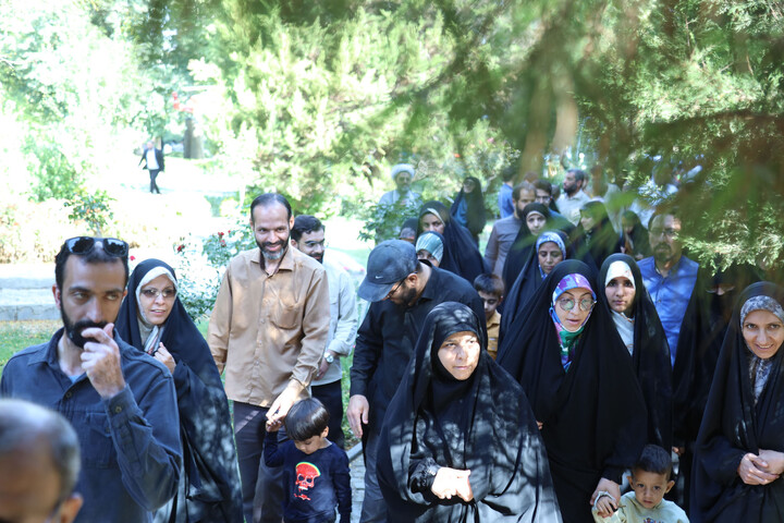 تصاویر|همایش پیاده روی رهروان ولایت ۴ در باغ گلهای اصفهان