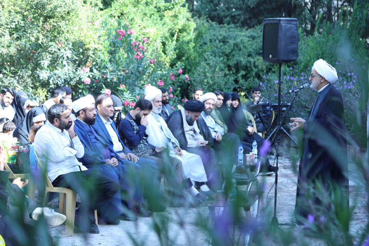 تصاویر|همایش پیاده روی رهروان ولایت ۴ در باغ گلهای اصفهان