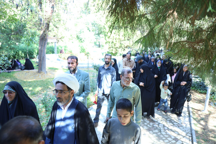 تصاویر|همایش پیاده روی رهروان ولایت ۴ در باغ گلهای اصفهان