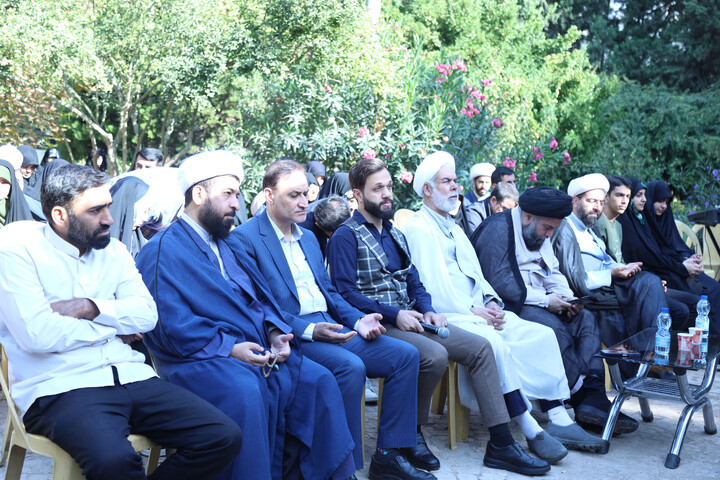 تصاویر|همایش پیاده روی رهروان ولایت ۴ در باغ گلهای اصفهان