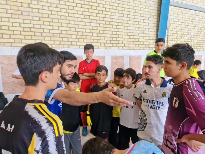 تصاویر/ برگزاری مسابقات فوتسال به مناسبت ۱۳ آبان، روز دانش آموز