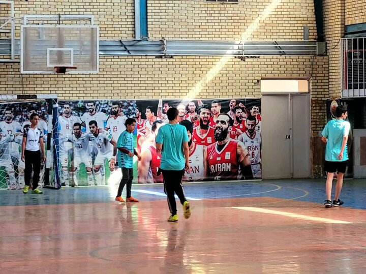 تصاویر/ برگزاری مسابقات فوتسال به مناسبت ۱۳ آبان، روز دانش آموز