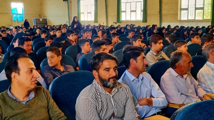 تصاویر/ یادواره شهدای دانش‌آموز شهرستان رابر