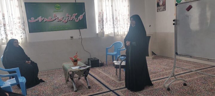 تصاویر/ برگزاری کارگاه و ایستگاه سلامت بانوان در مدرسه علمیه الزهرا(س) شهداد