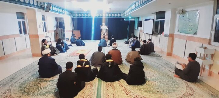 تصاویر/ گرامیداشت یوم‌الله 13 آبان در مدرسه علمیه الغدیر نراق