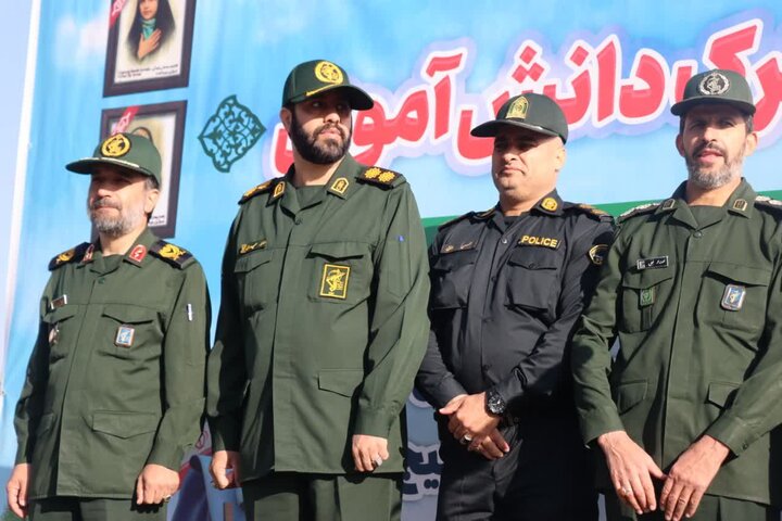 تصاویر/صبحگاه مشترک دانش آموزی در گلزار شهدای اراک با حضور ۱۰۰۰ دانش آموز