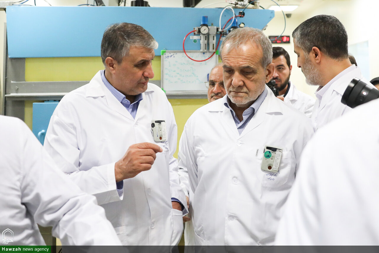 تصاویر/ حضور رئیس جمهور در سازمان انرژی اتمی