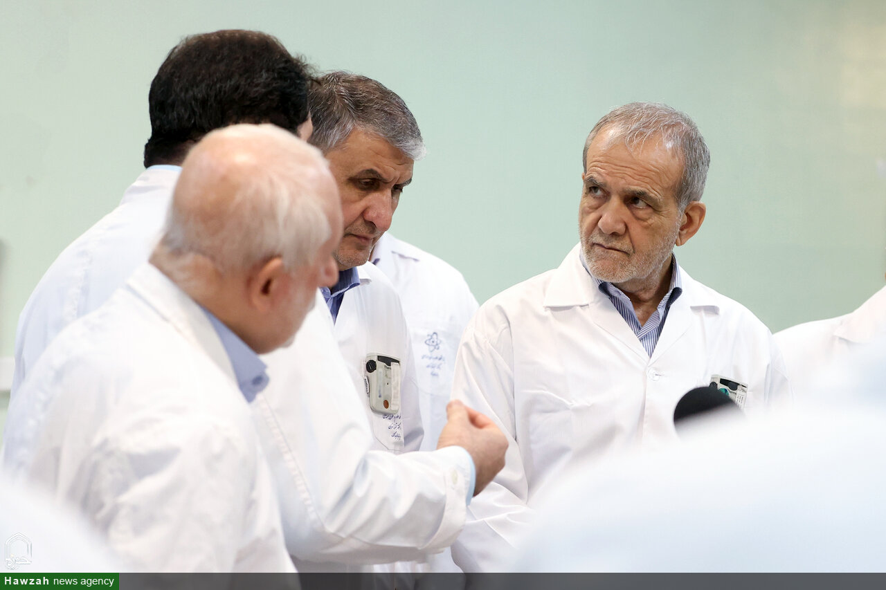تصاویر/ حضور رئیس جمهور در سازمان انرژی اتمی