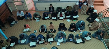 تصاویر/ محفل هفتگی انس با قرآن در مدرسه علمیه نورآباد