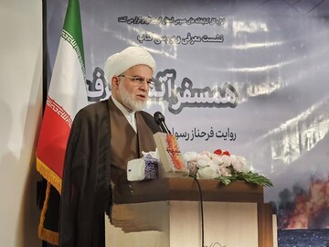 شهدا به عنوان الگوی عملی در مسیر تقوا و مسئولیت‌پذیری به جوانان معرفی شوند