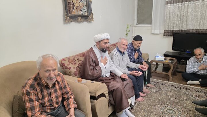 تصاویر/ تقدیر از خانواده شهدای اقتدار در ایام فاطمیه