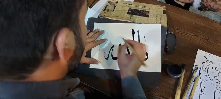 تصاویر| زنده‌نویسی خوش‌نویسی و نقاشی ویژه طلاب اصفهان و خانواده‌های آنان