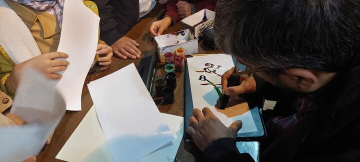 تصاویر| زنده‌نویسی خوش‌نویسی و نقاشی ویژه طلاب اصفهان و خانواده‌های آنان