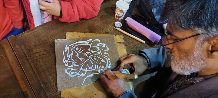 تصاویر| زنده‌نویسی خوش‌نویسی و نقاشی ویژه طلاب اصفهان و خانواده‌های آنان