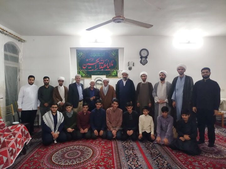 تصاویر/ دیدار کارکنان مدرسه علمیه امیرالمومنین(ع) آران و بیدگل با خانواده روحانی شهید دهنویان