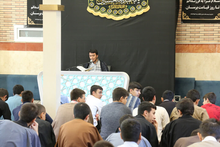 تصاویر/ دهمین جلسه برنامه «طلبه باشیم» در مدرسه علمیه امیرالمومنین(ع)تبریز