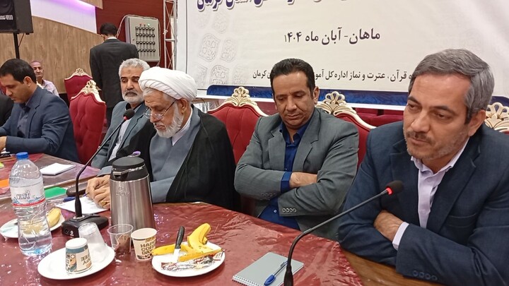 تصاویر/ برگزاری دوره توانمندسازی کارشناسان قرآن، عترت و نماز در ماهان