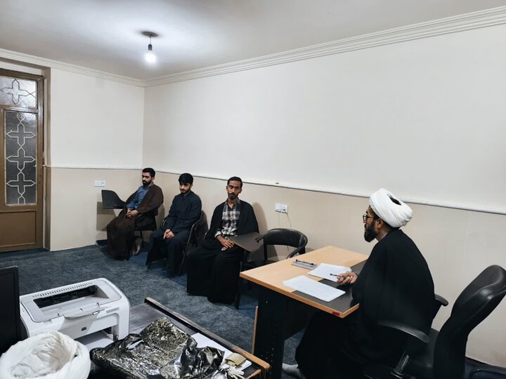 برگزاری جلسه همفکری اعضای دارالقرآن حوزه علمیه امام صادق(ع) شهرستان جیرفت