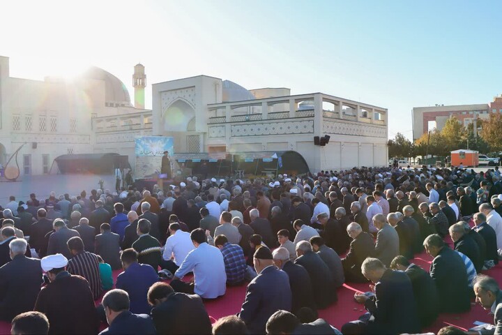 تصاویر  | مراسم استغاثه و اقامه نماز طلب باران در زنجان