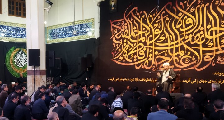 تصاویر/ مراسم سوگواری شهادت حضرت فاطمه (س) با سخنرانی استاد فروغی در مسجد الرسول(ص)