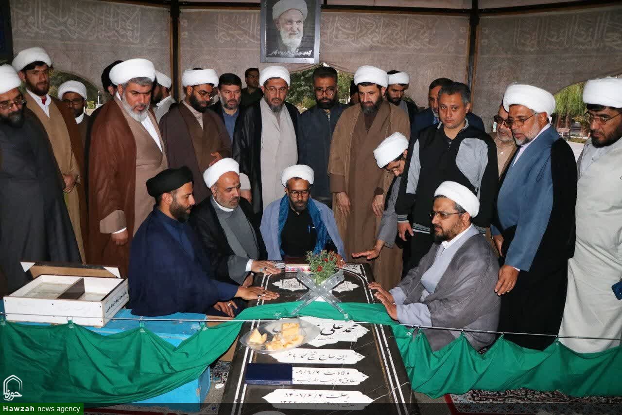 تجدید عهد مسئولان و مدیران بسیج طلاب با آرمان‌های شهدا در تخت فولاد اصفهان + تصاویر