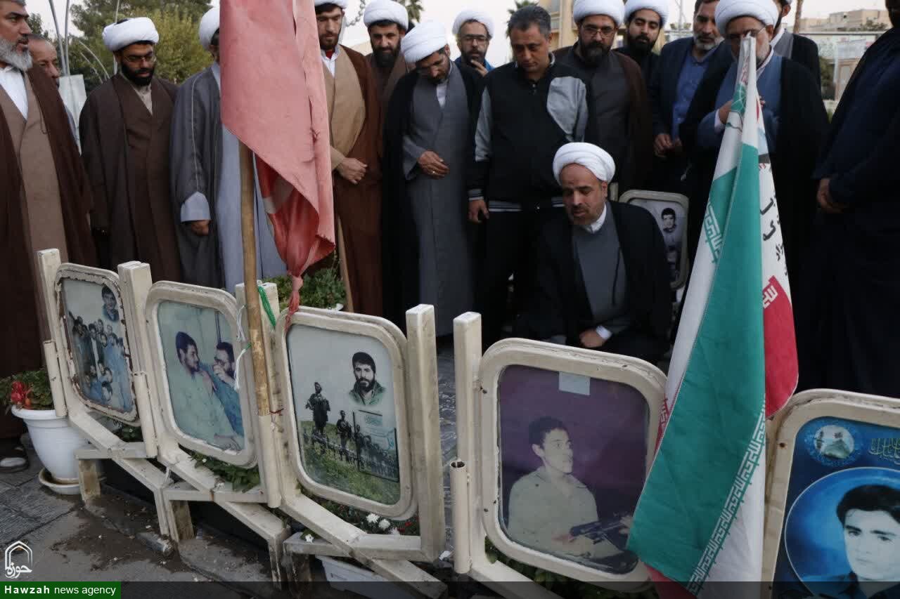 تجدید عهد مسئولان و مدیران بسیج طلاب با آرمانهای شهدا در تخت فولاد اصفهان + تصاویر