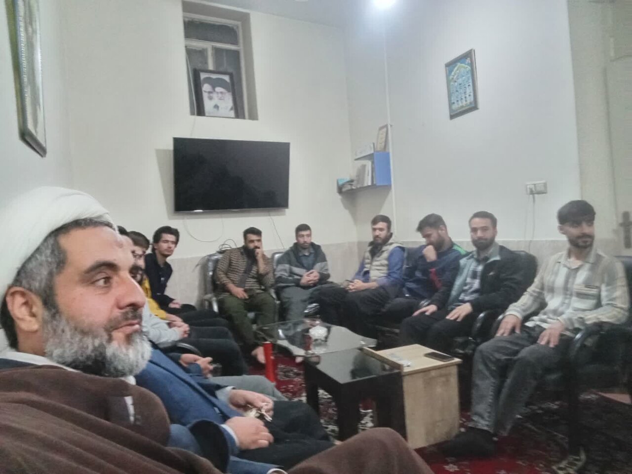 نشست مدیر مدرسه علمیه امام حسن مجتبی(ع) با طلاب خوابگاهی