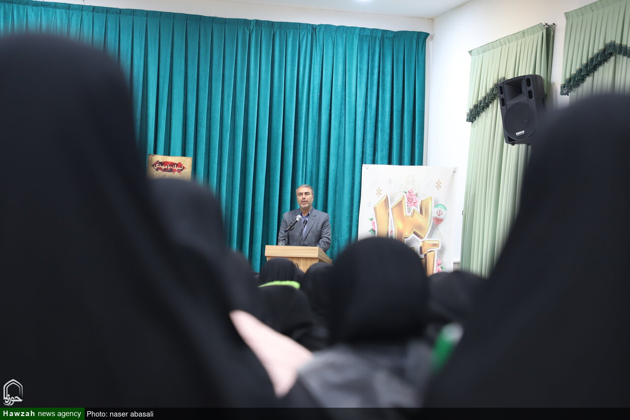 تصاویر/ دیدار جمعی از دانش آموزان سطح شهر سنندج با نماینده ولی فقیه