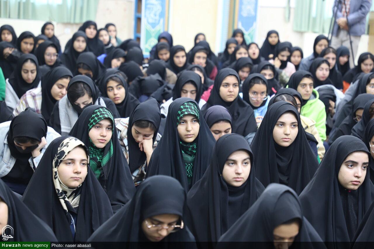 تصاویر/ دیدار جمعی از دانش آموزان سطح شهر سنندج با نماینده ولی فقیه