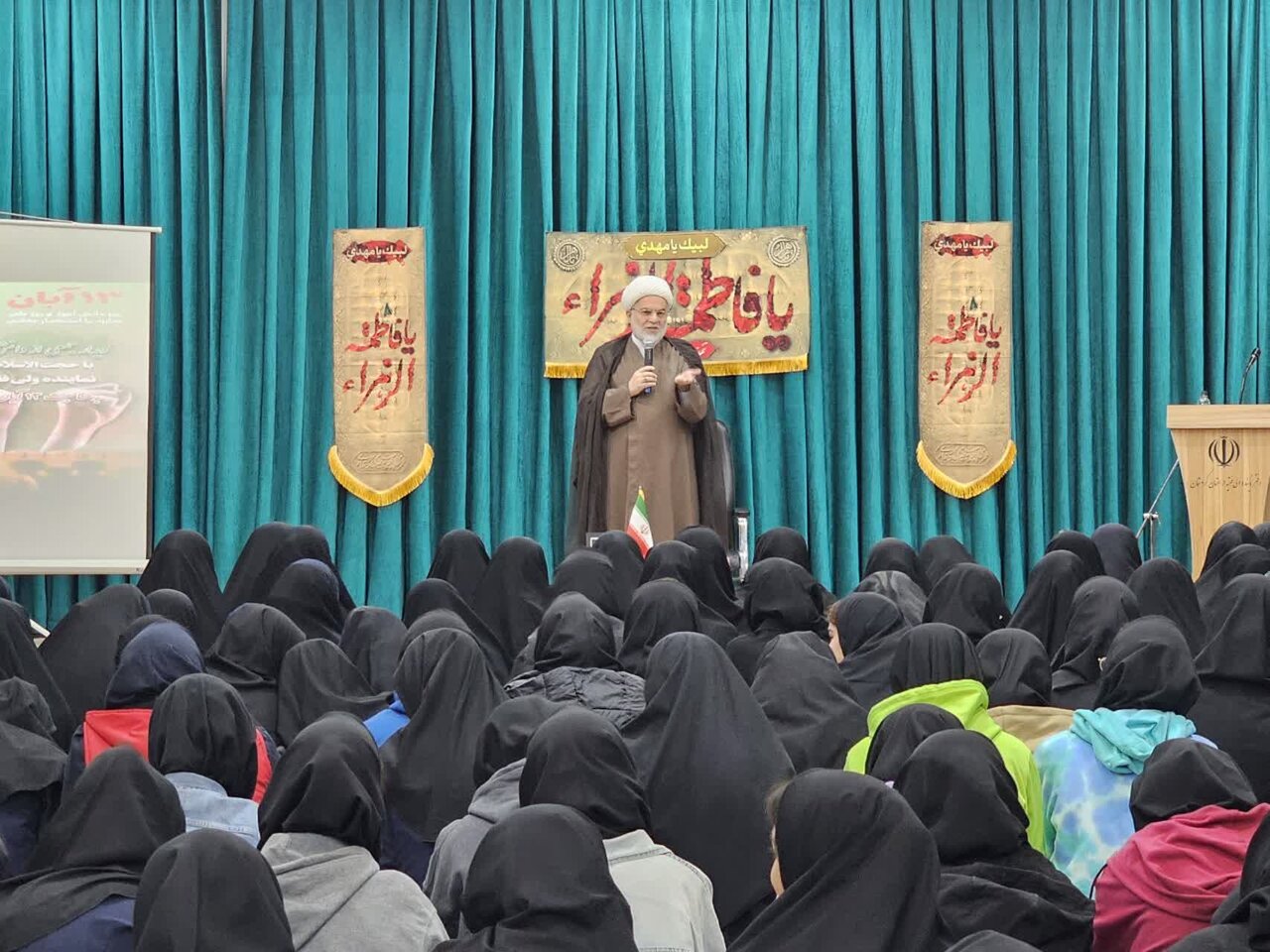 فیلم | دیدار جمعی از دانش‌آموزان سنندج با نماینده ولی فقیه در کردستان