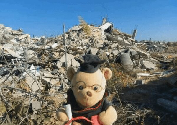 غزہ میں صہیونی فوج کی درندگی؛ بارودی کھلونوں سے معصوم بچوں کو نشانہ بنایا جا رہا ہے