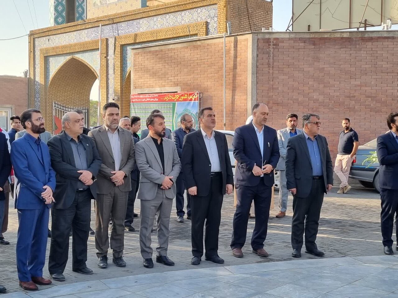 فرماندار کاشان و مدیران دستگاههای اجرایی با آرمانهای شهدا تجدید میثاق کردند+عکس