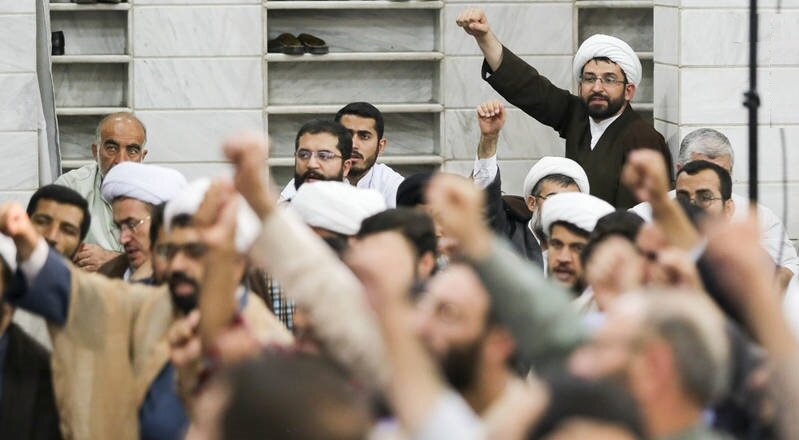 یادداشت | طلبه سیاسی یا سیاست‌زده؟