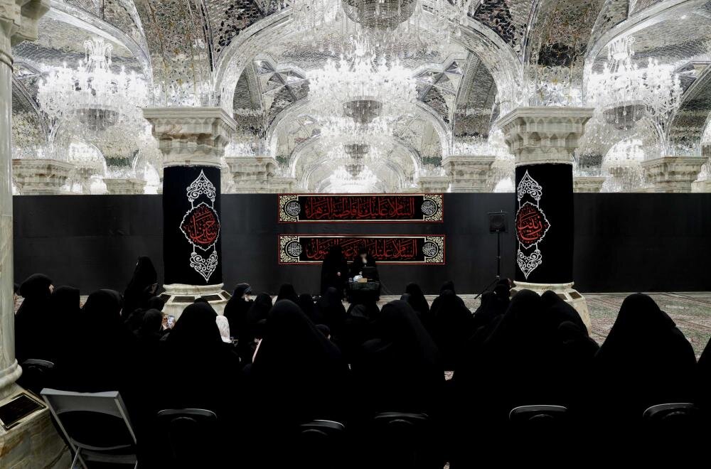 الشؤون النسوية في العتبة العلويّة المقدَّسة تستضيف وفدًا نسويًا من العتبة الحسينية