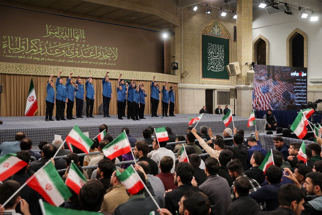 قائد الثورة: الخلاف بين الجمهورية الإسلامية وامريكا جوهري، وليس تكتيكيا