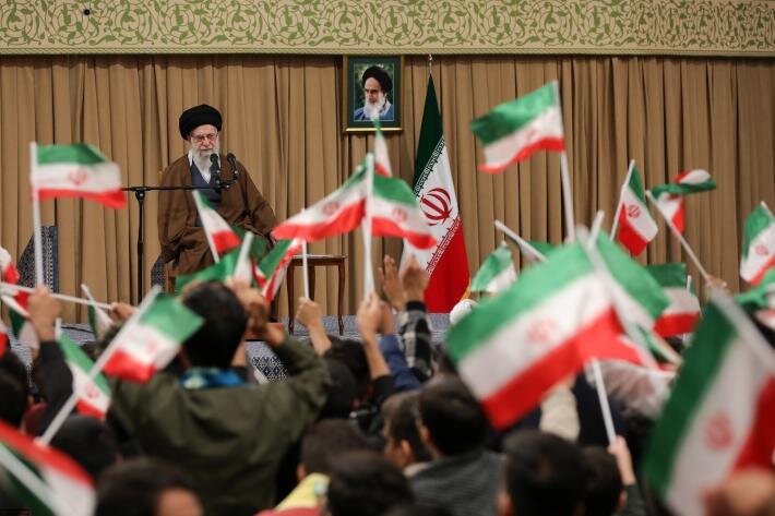 ईरान और अमेरिका के बीच अंतर दो विचारधाराओं के बीच प्रकृति और हितों का टकराव है