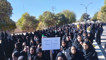 تصاویر/ راهپیمایی روز دانش آموز و بزرگداشت ۱۳ آبان در شهر کوهبنان