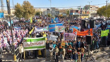 تصاویر/ راهپیمایی یوم الله ۱۳ آبان در الیگودرز