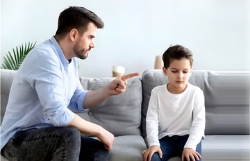 سواد خانواده | با فریاد و سرزنش نمی‌توان بچه تربیت کرد