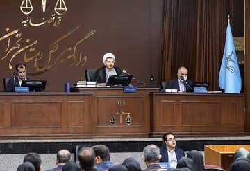 متهمان مکلف به حضور در دادگاه و دولت‌های میزبان مکلف به استرداد متهمان پرونده هستند