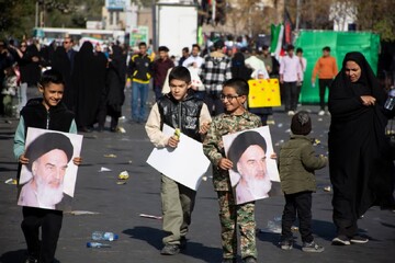 تصاویر/ راهپیمایی یوم الله ۱۳ آبان شهرستان سمنان