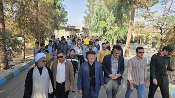 ‌تصاویر/ مراسم یوم‌الله ۱۳ آبان روز ملی مبارزه با استکبار جهانی و روز دانش‌آموز در محمدآباد مرکزی